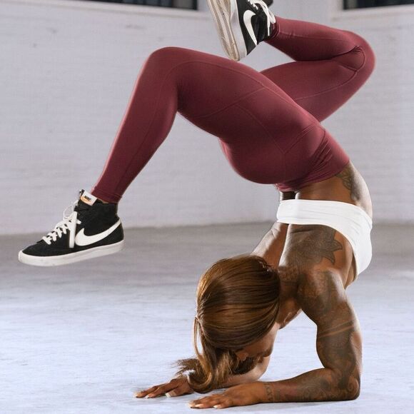 Violate the Dress Code NWT Desire Pocket Leggings in Maroon Size Small - Picture 8 of 10